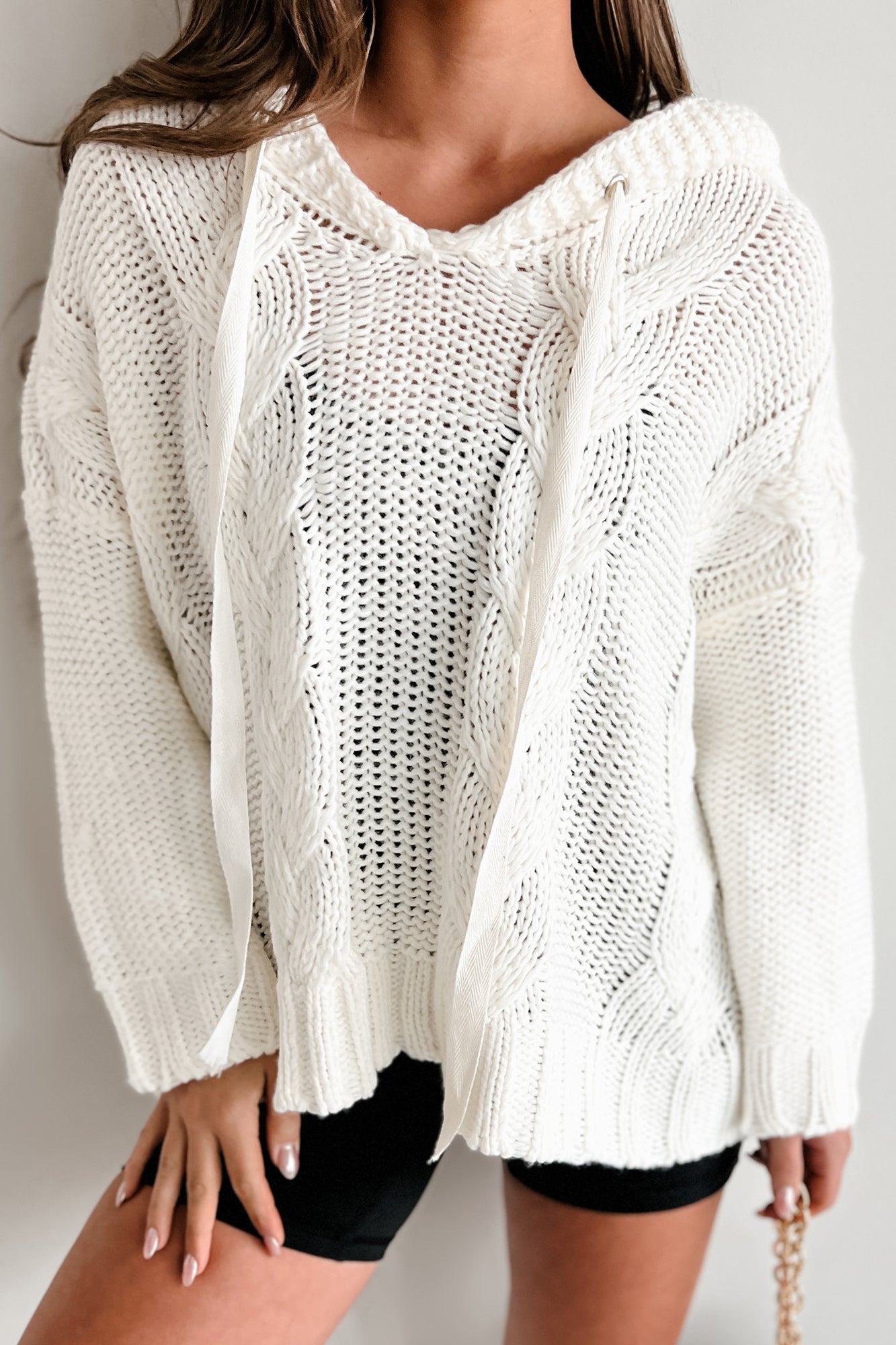 Damen-Hoodie mit Zopfstrickmuster – Eleganter Pullover in Elfenbein