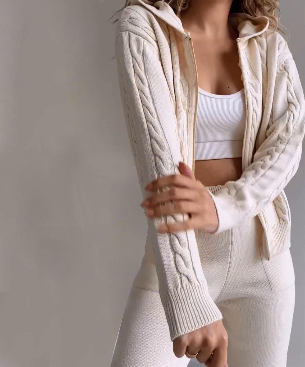 Stilvolles Damen-Outfit: Cardigan und Twist-Sweater im Zweiteiler-Design