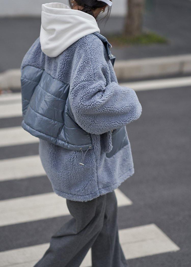 Moderne Damenjacke mit Stehkragen und Eleganten Patchwork-Akzenten in Blau