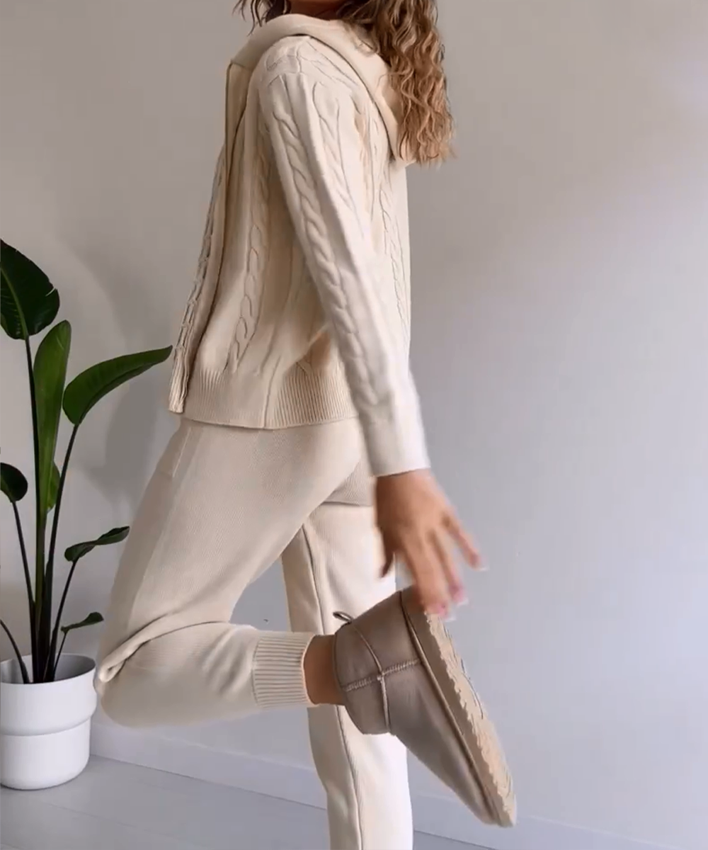 Stilvolles Damen-Outfit: Cardigan und Twist-Sweater im Zweiteiler-Design
