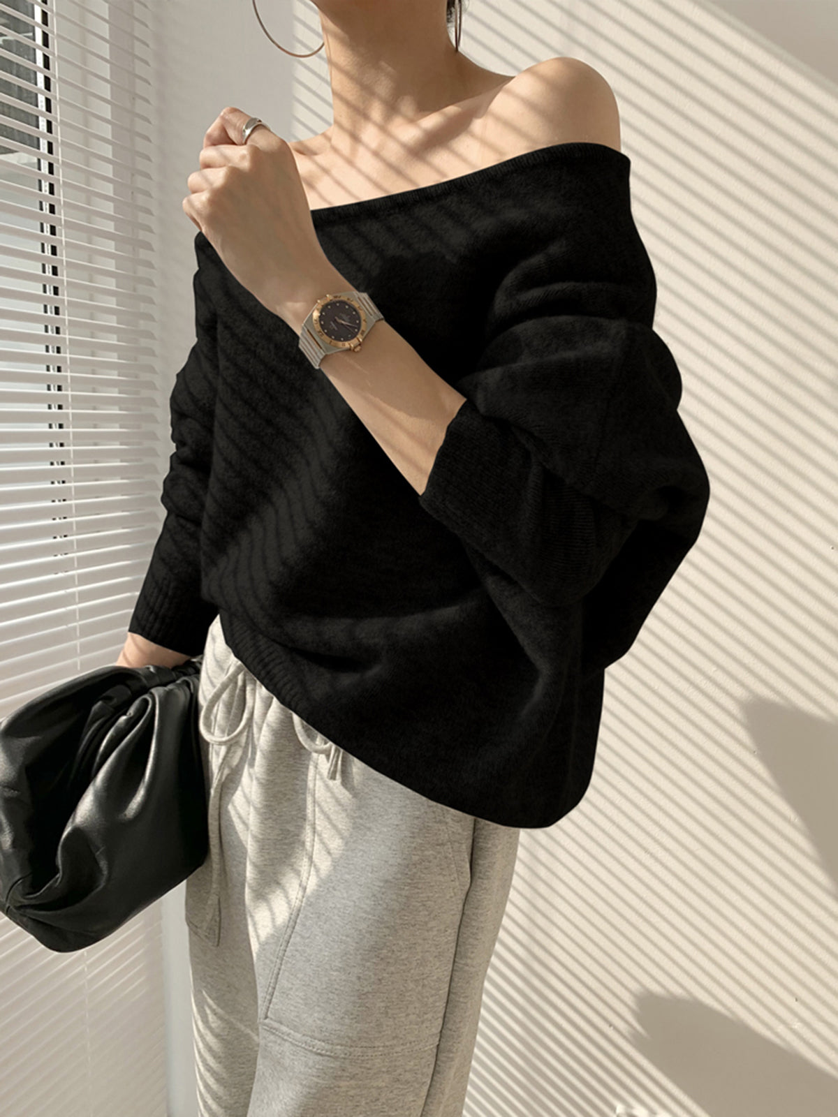 Asymmetrischer Pullover mit Einseitiger Schulter für Ein Modernes Outfit