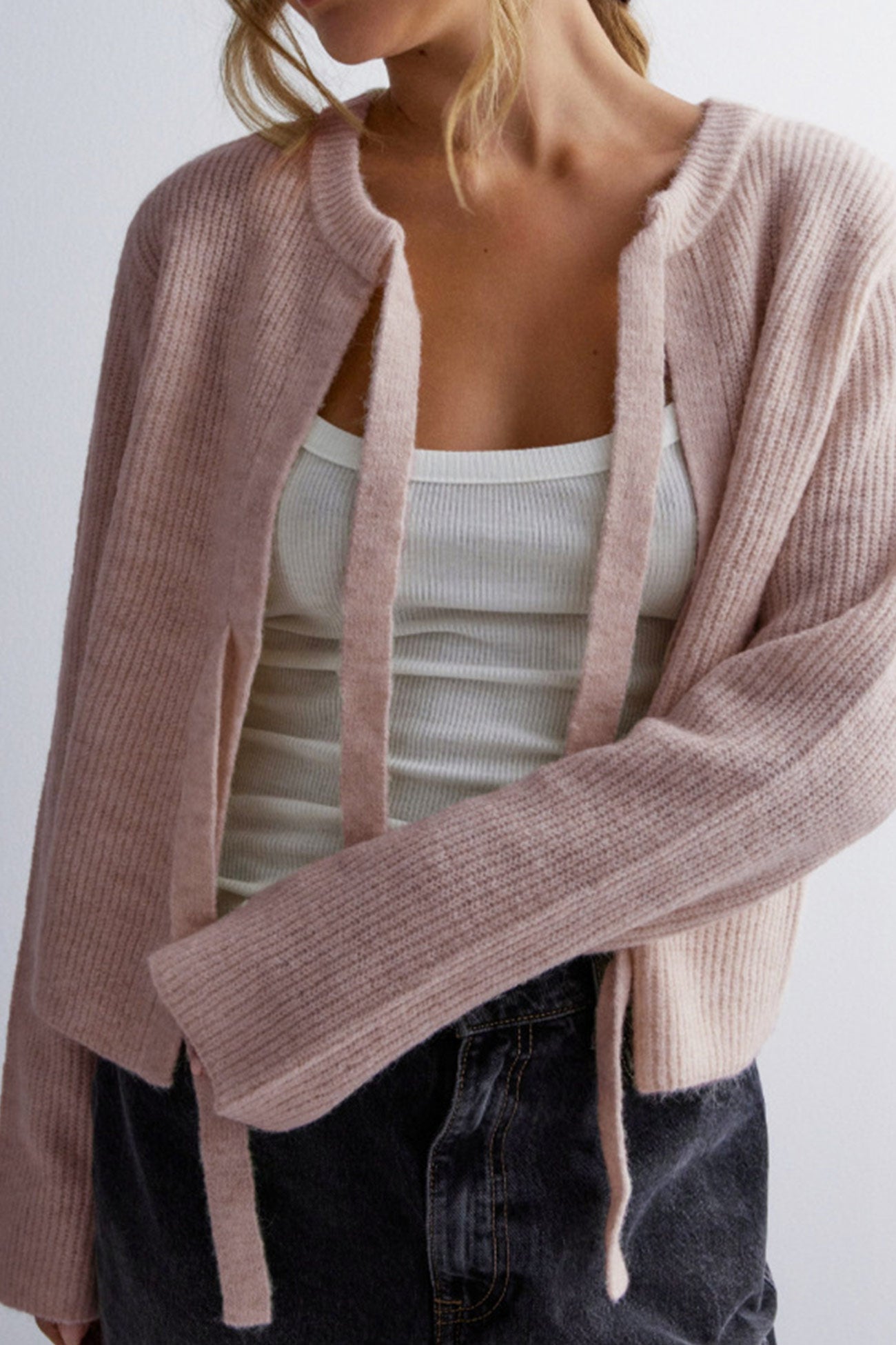 Damen Cardigan mit Rippstrickmuster und Bindeband – Kurz und stilvoll