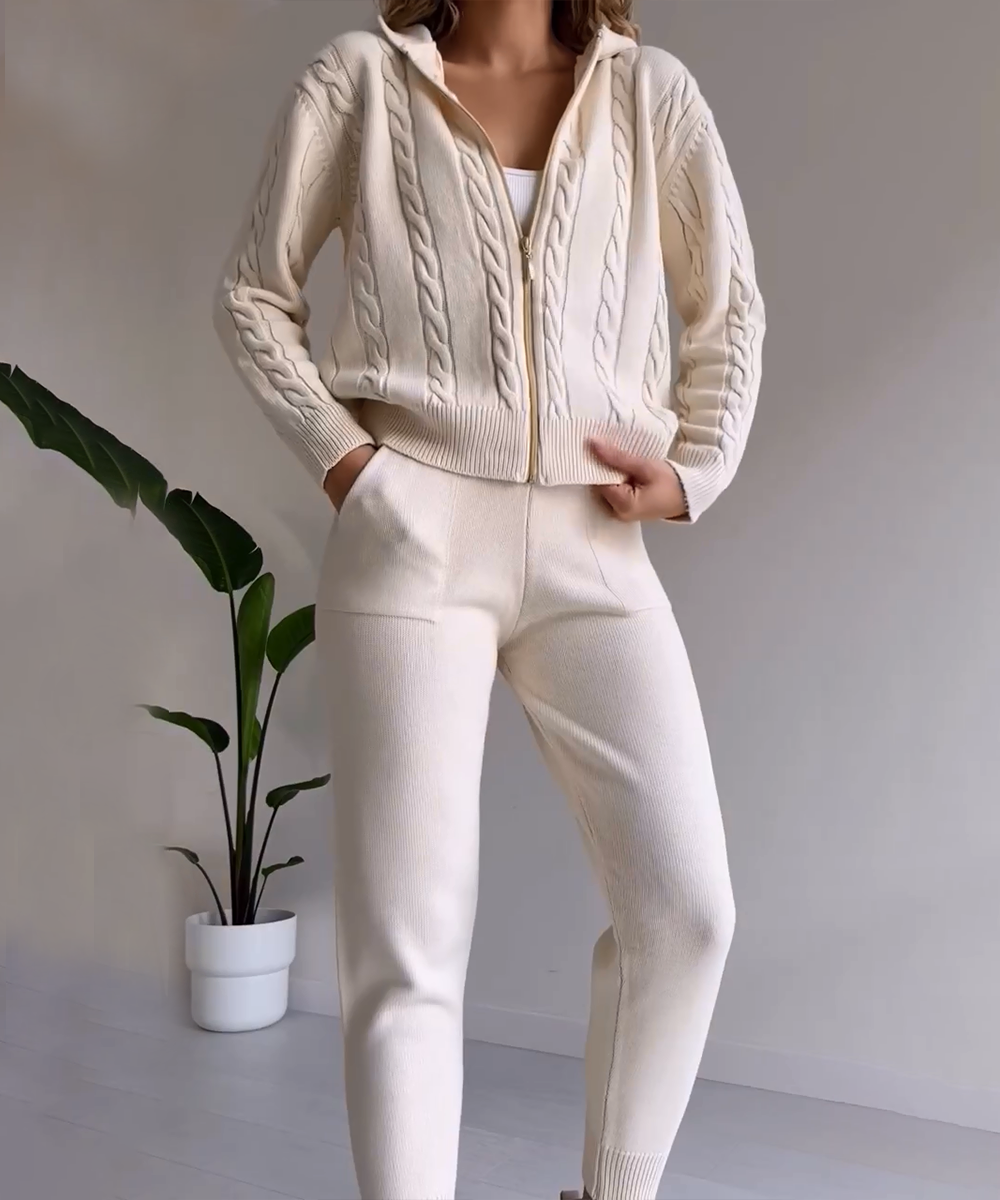 Stilvolles Damen-Outfit: Cardigan und Twist-Sweater im Zweiteiler-Design