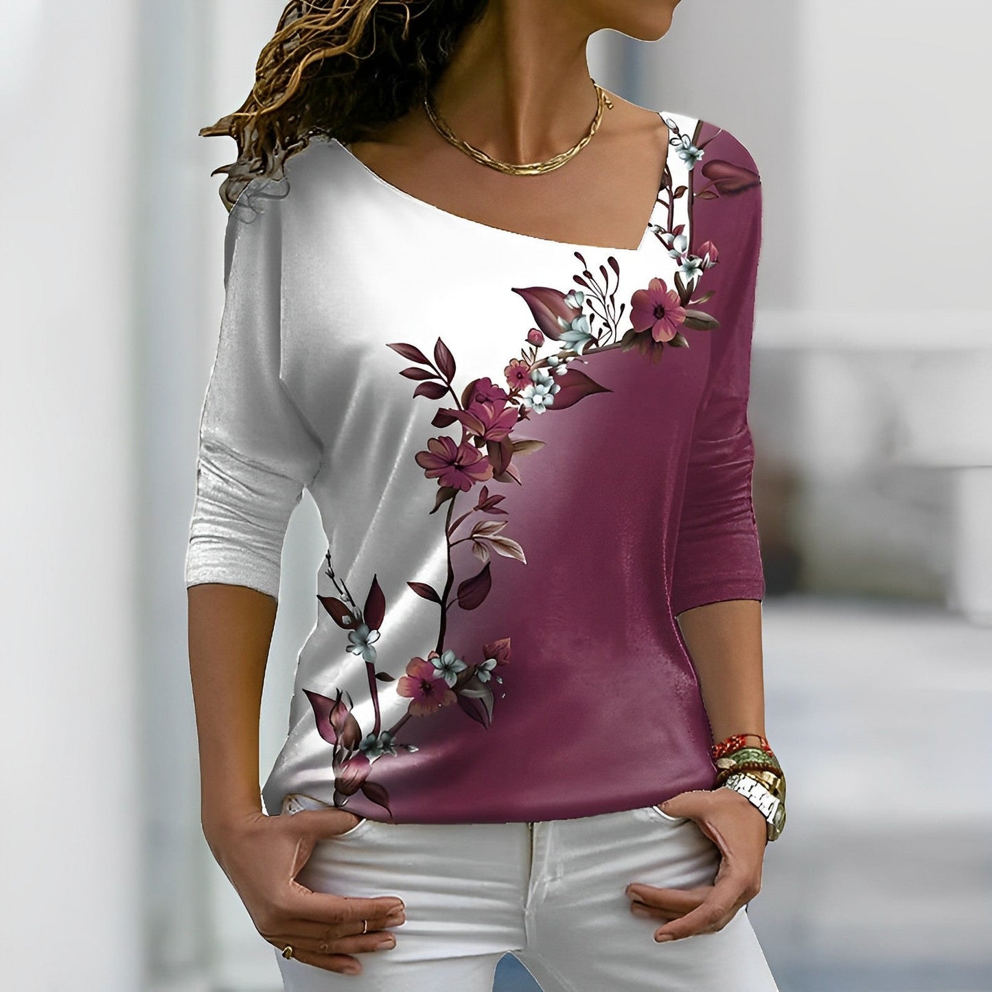 Florales Kunst-T-Shirt in Kontrastfarbe