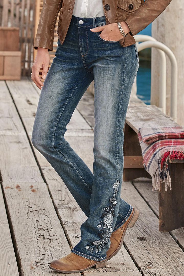 Bootcut-Jeans mit floraler Stickerei und mittlerer Taille